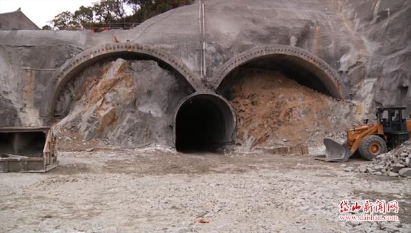 岱山交通新動脈加速貫通 526國道改建項目隧道工程穩步推進